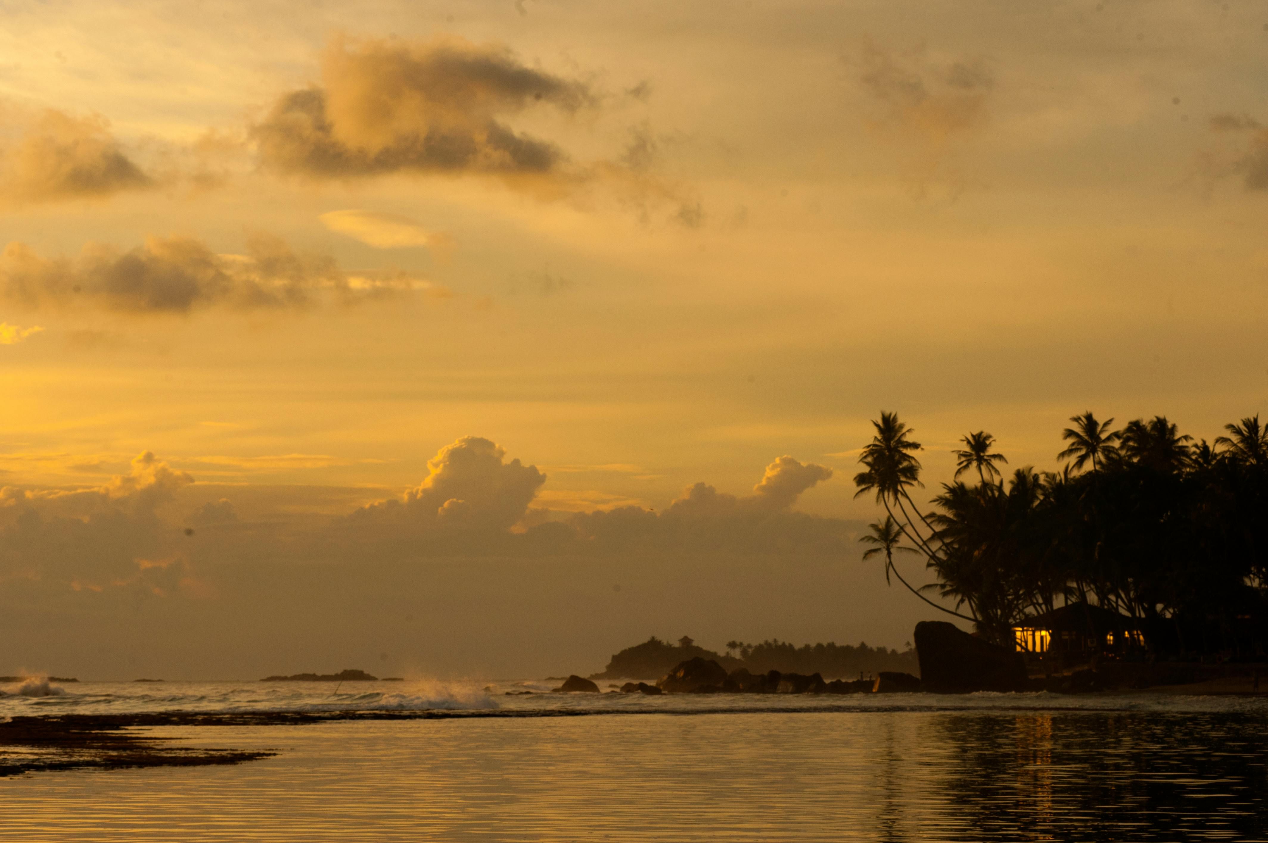 Edmonton Oilers swap goalkeepers in Game 3 against Vegas Golden Knights, as Stuart Skinner replaces...
