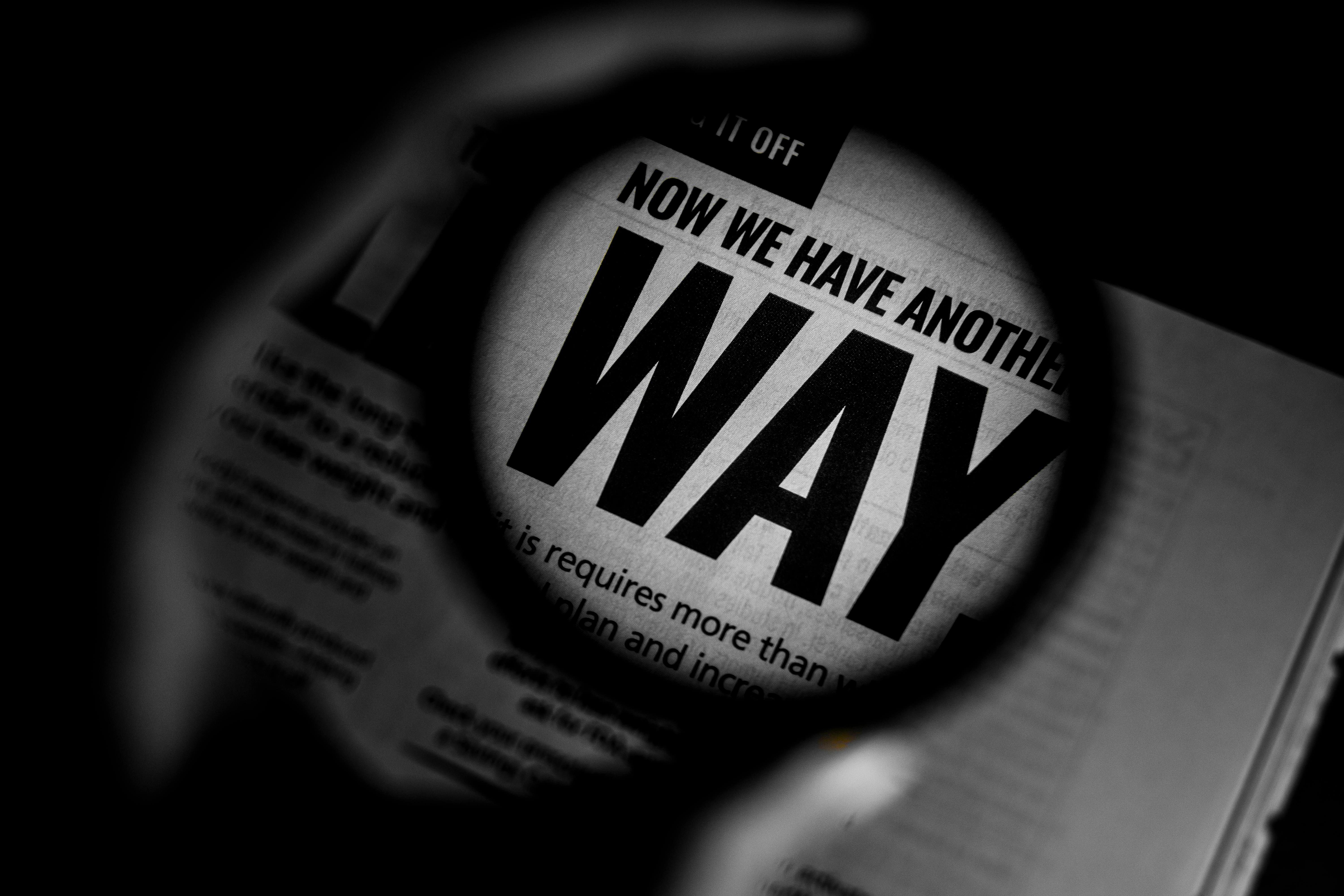 Melancholy scene at Kyiv's 'Memorial Wall': Zelensky, Macron, and Starmer in evident sorrow