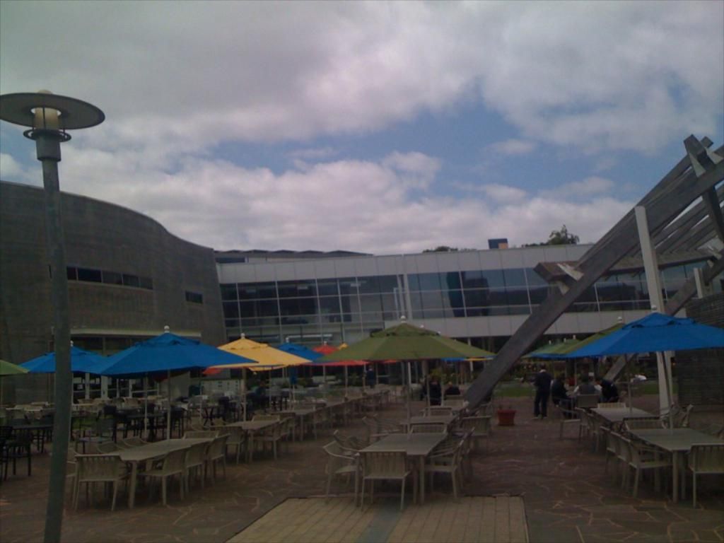 Temperatures in Botucatu will fluctuate between 13 degrees Celsius and 24 degrees Celsius.