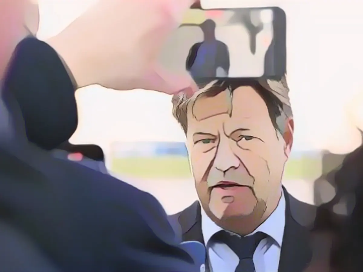 Habeck video on anti-Semitism clicked 42 million times