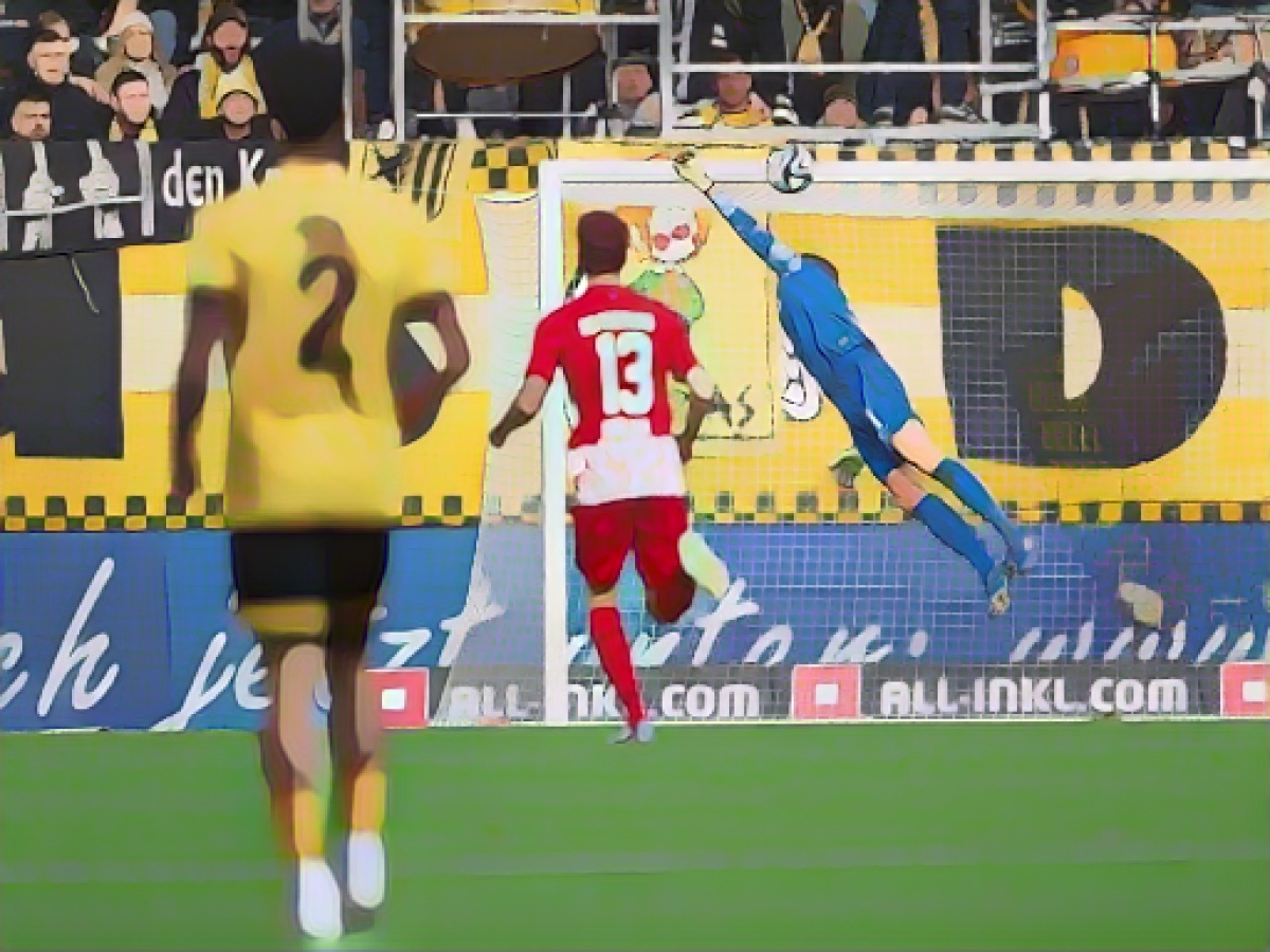 Dynamo top the table again after 2-0 win over SC Freiburg II