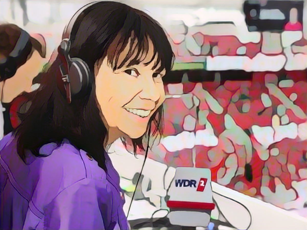 Soccer radio pioneer Töpperwien receives sports media award