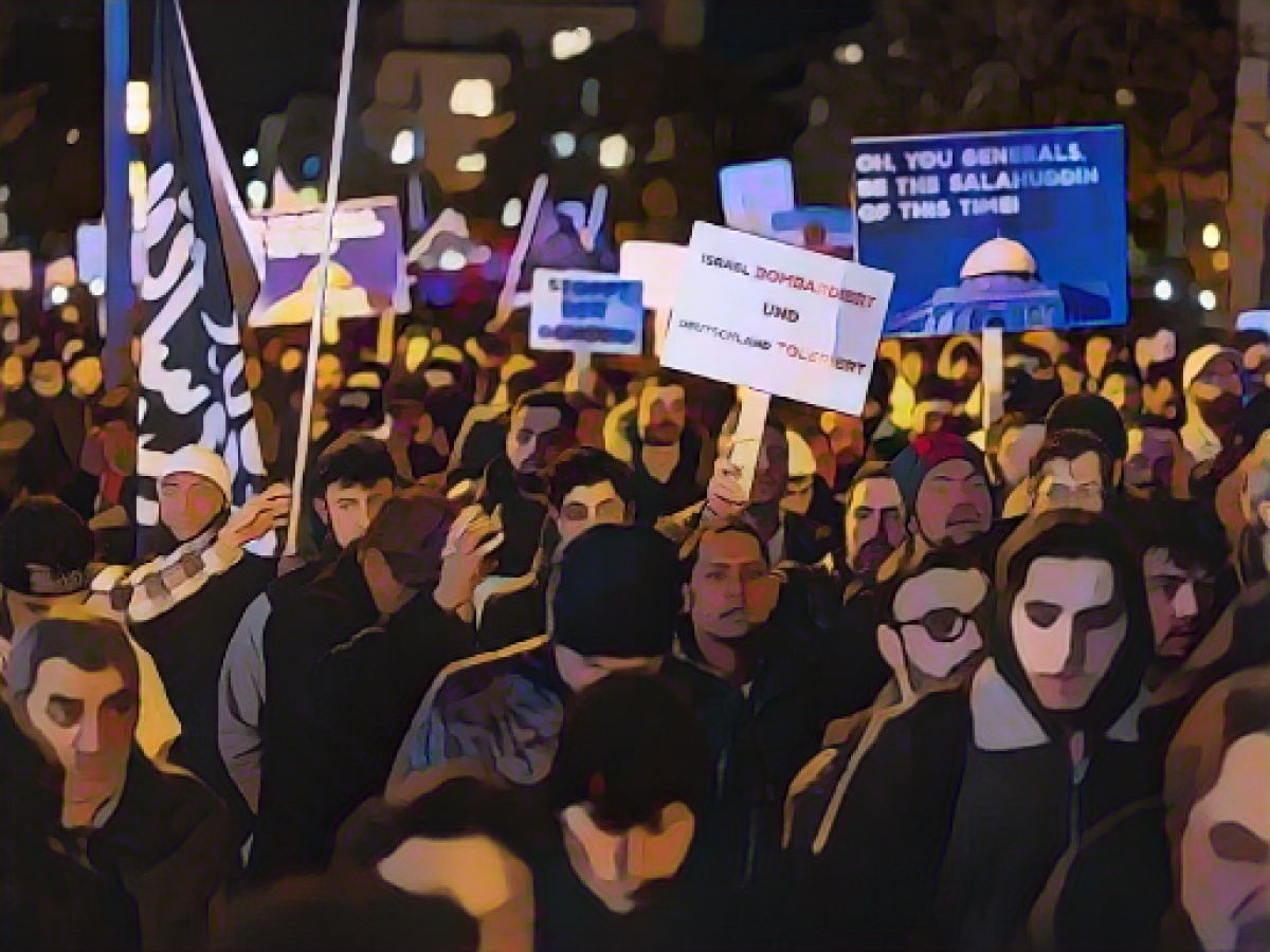 Thousands at pro-Palestinian demonstrations: Caliphate demanded