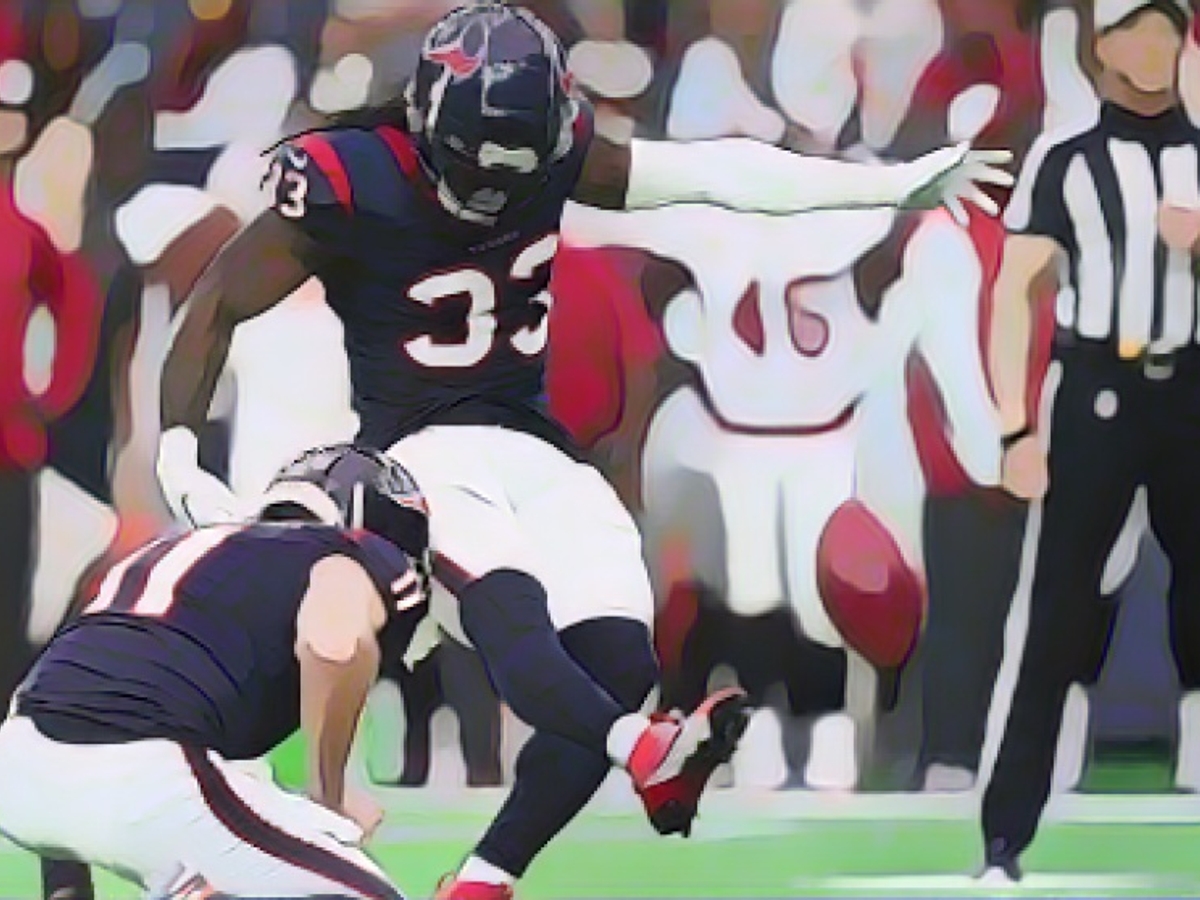 NFL kicker out injured, then something unbelievable happens!