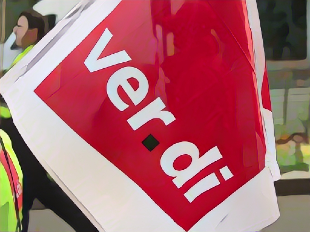 AWO Berlin employees called to strike