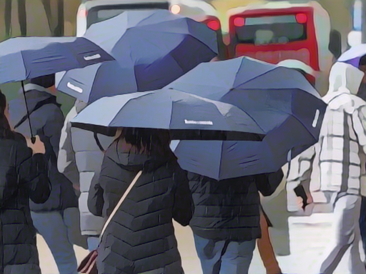 Changeable: squalls, rain and thunderstorms expected in the north