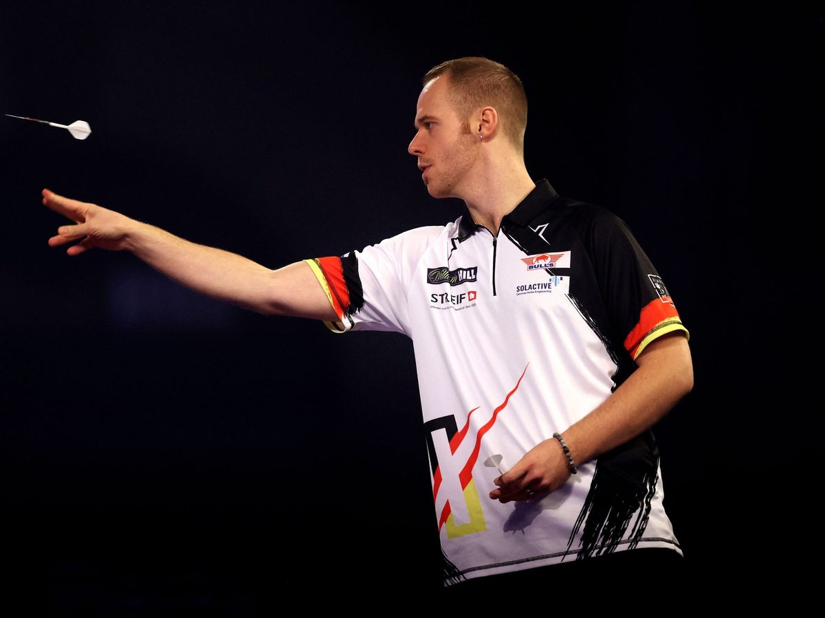 Hopp can imagine an everyday job alongside darts