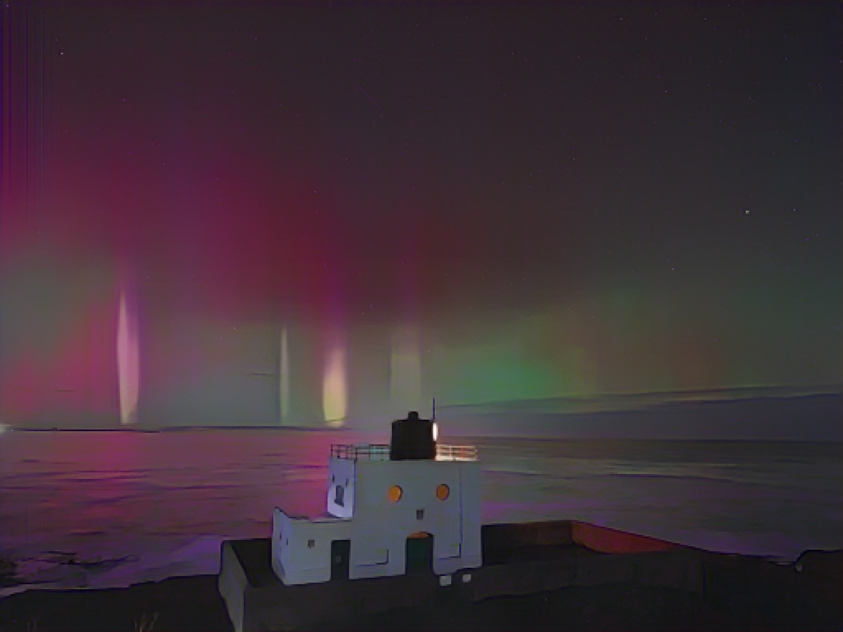 Special sky lights enchant Great Britain