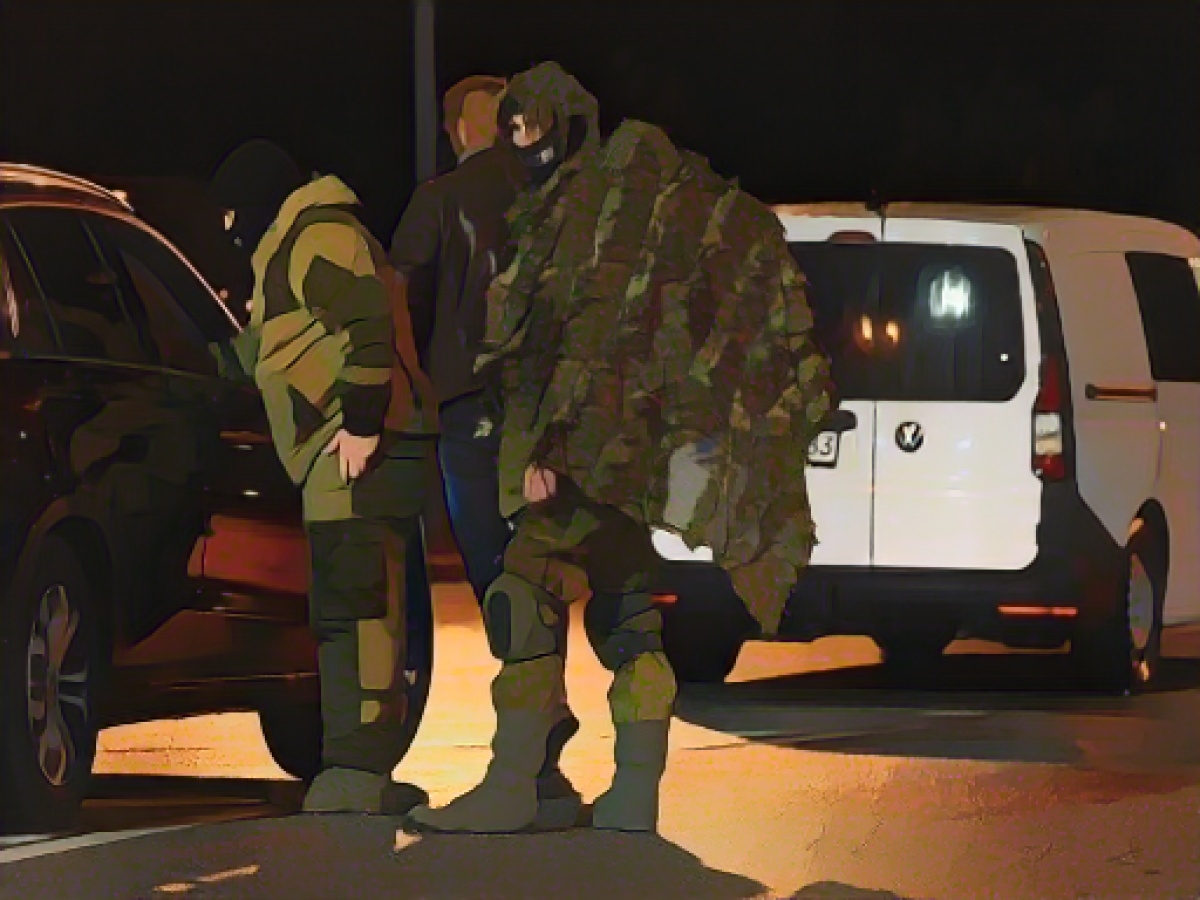 Police say little about hostage-taker