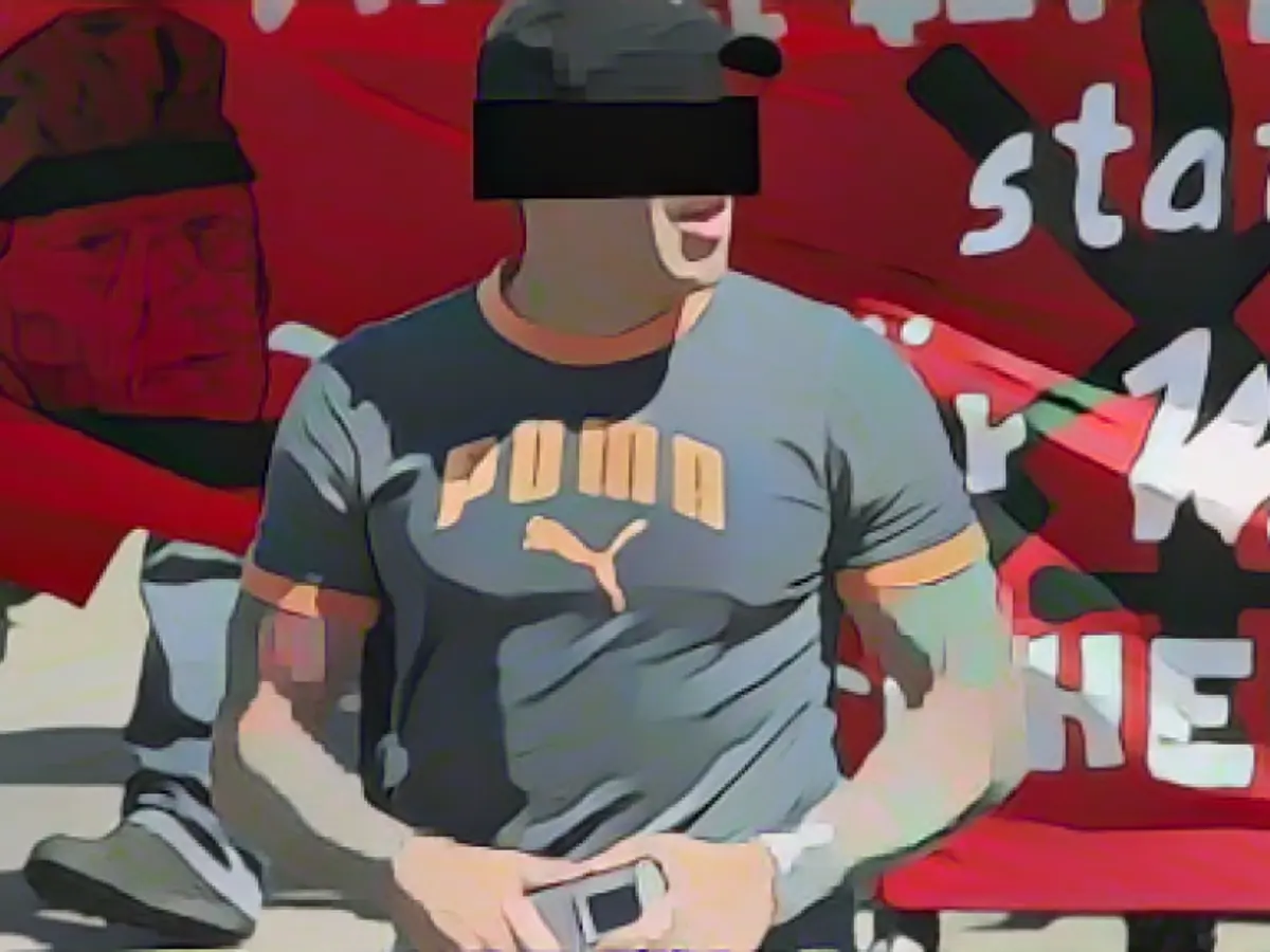 Neo-Nazi leader charged 32 years after murder