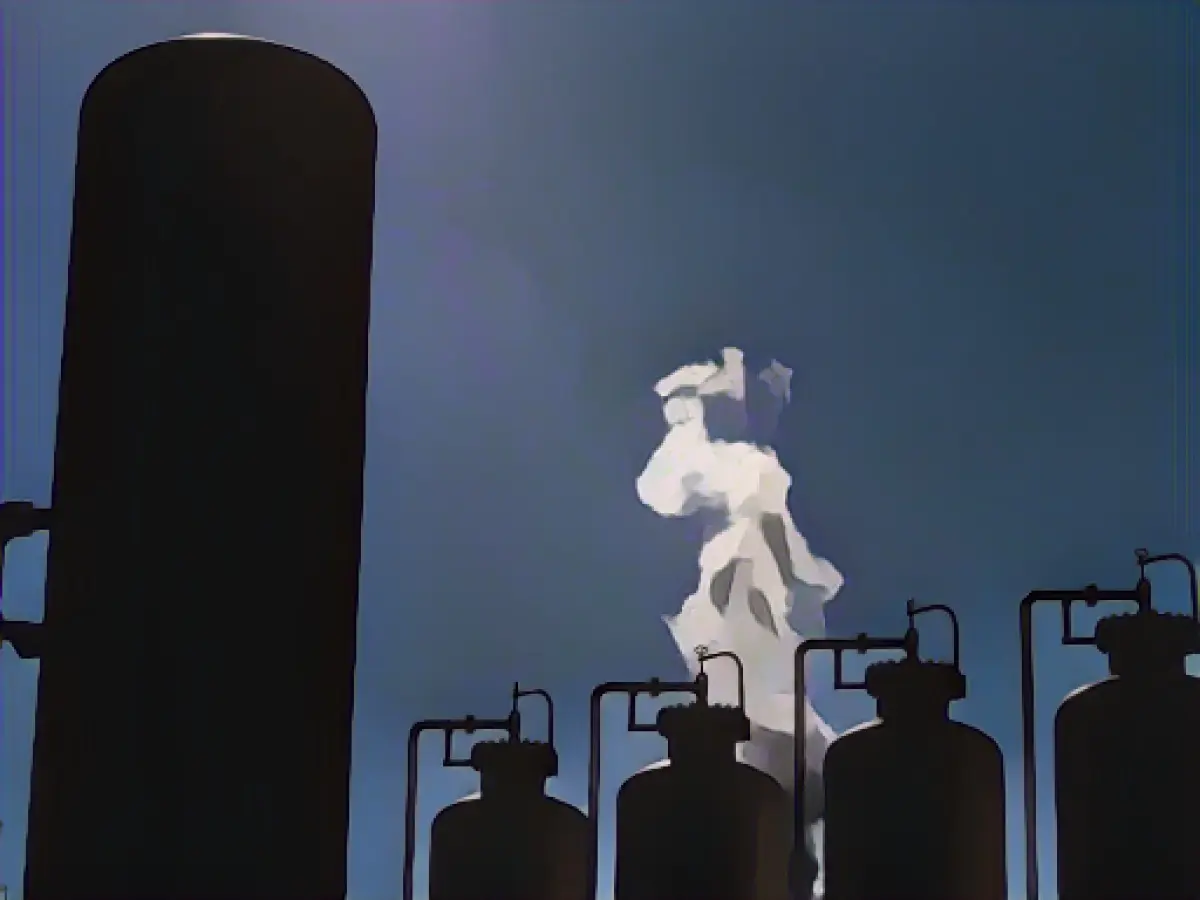 Hessian chemical industry trains more