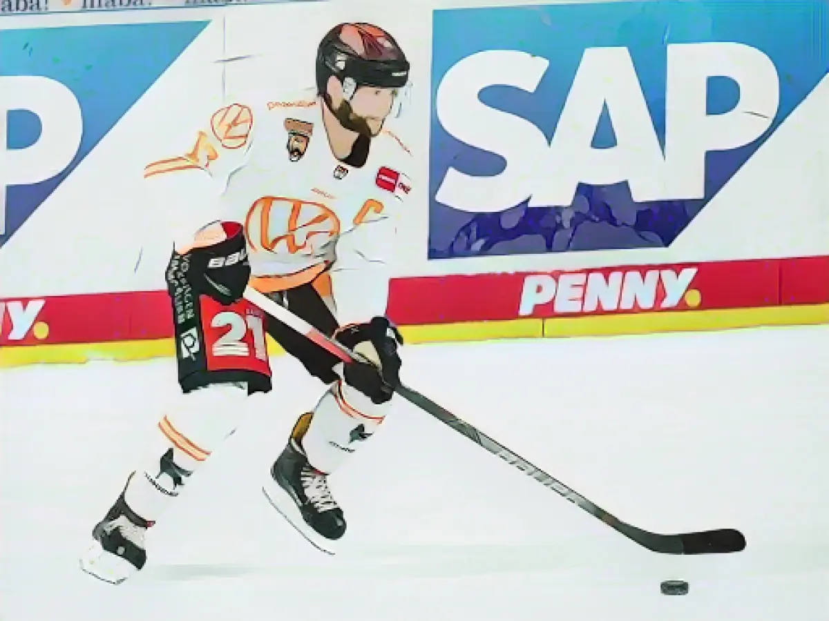 Ex-national player moves from Wolfsburg to Bremerhaven