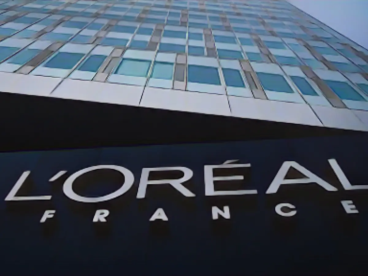 Wave of lawsuits against L'Oréal and Revlon