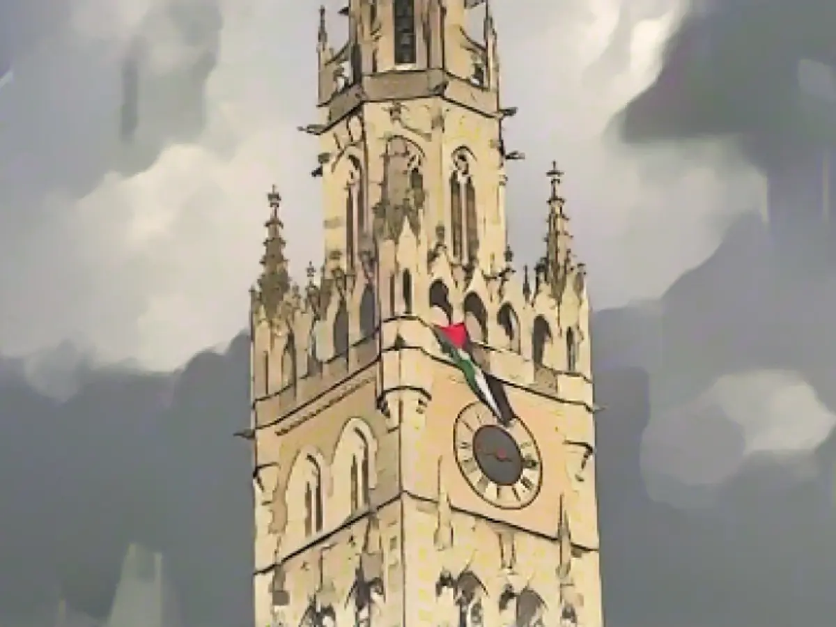 Munich has its town hall tower guarded