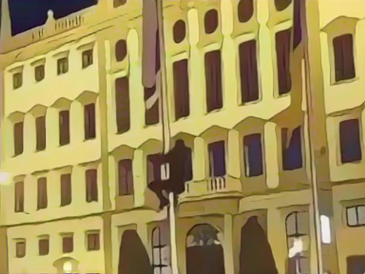 Consul criticizes Augsburg's flag removal