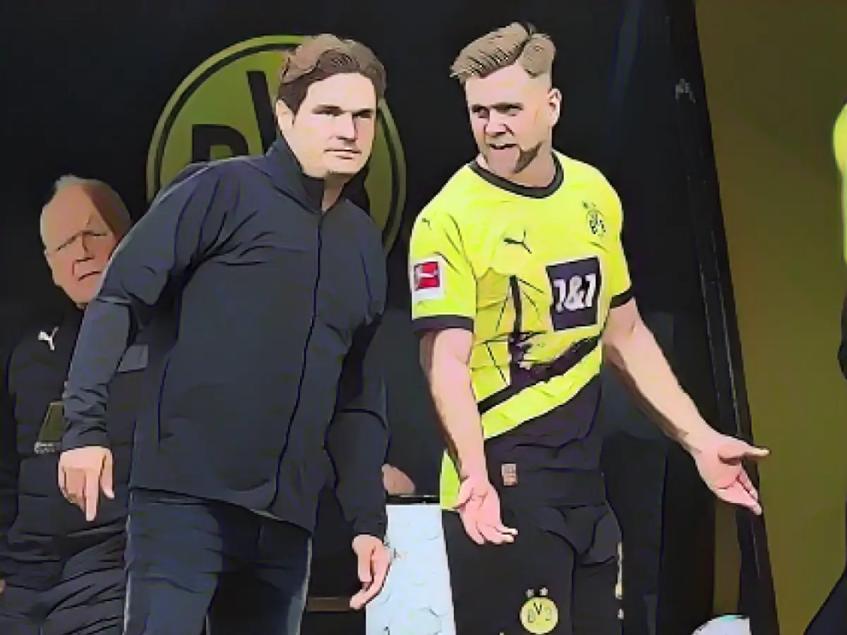 Debate between Füllkrug and Terzic