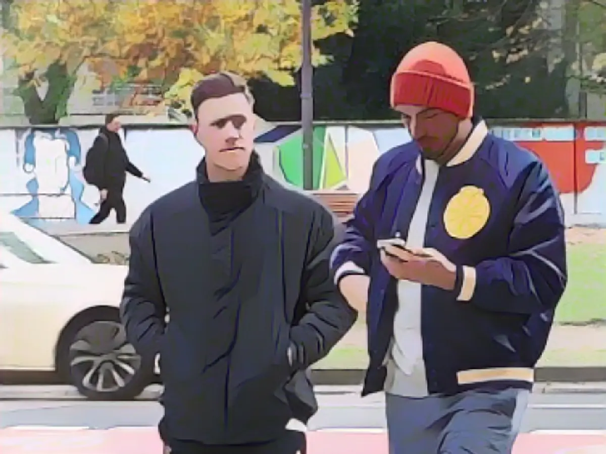 DFB stars enjoy afternoon off