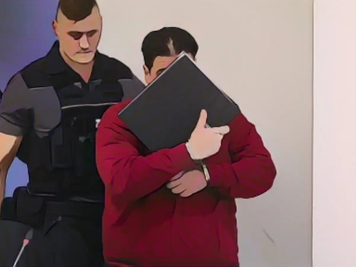 The criminal record of the granny rip-off artist