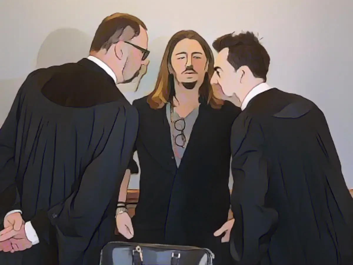 Ofarim trial: Star of David was not visible in the hotel