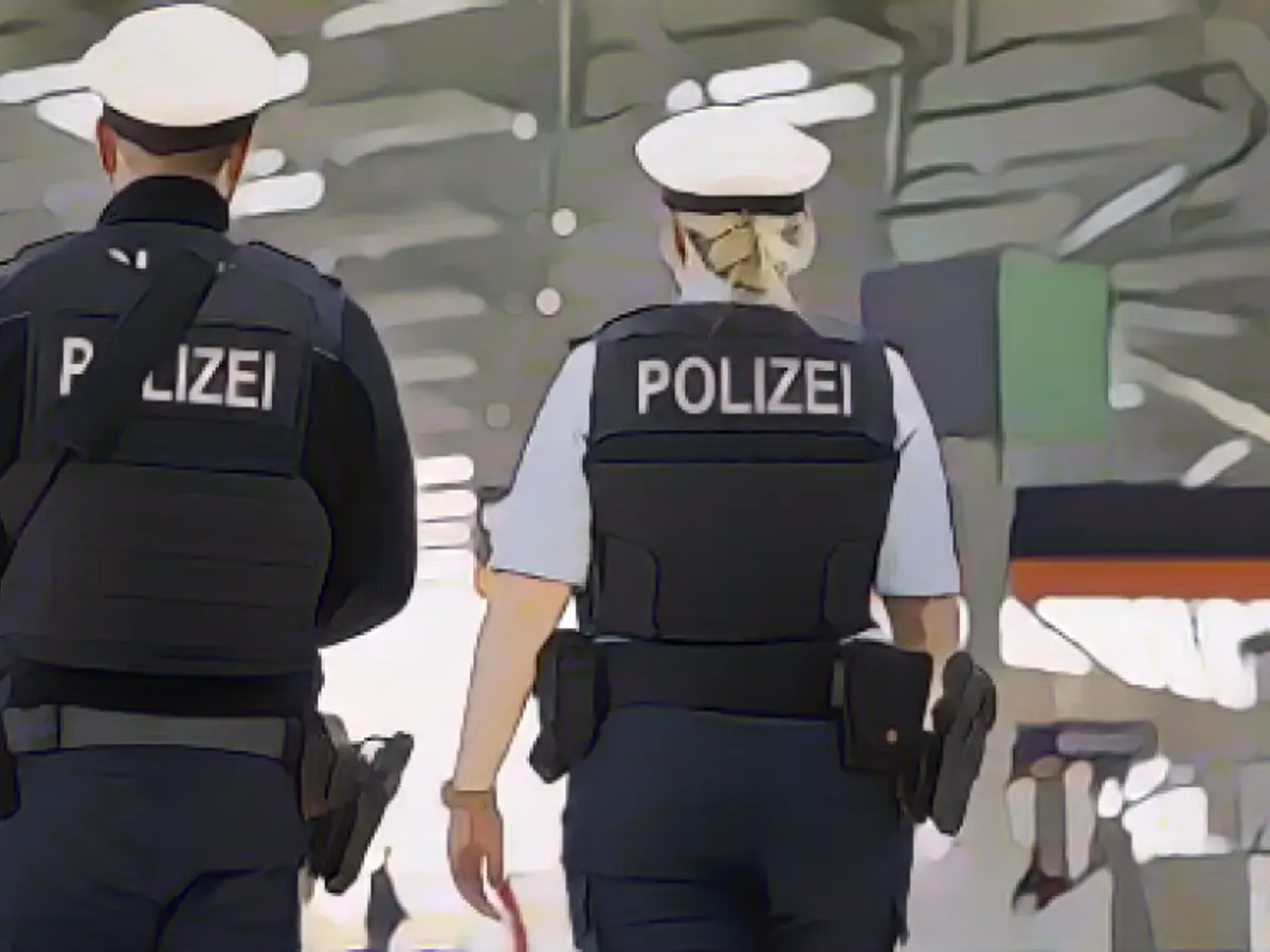 Drunk man (45) fell into the track bed and fell asleep