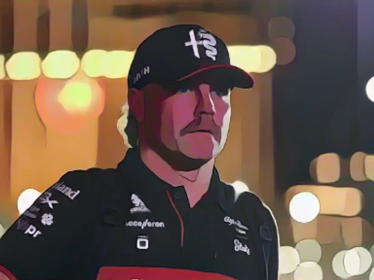 Formula 1 star publishes nude calendar