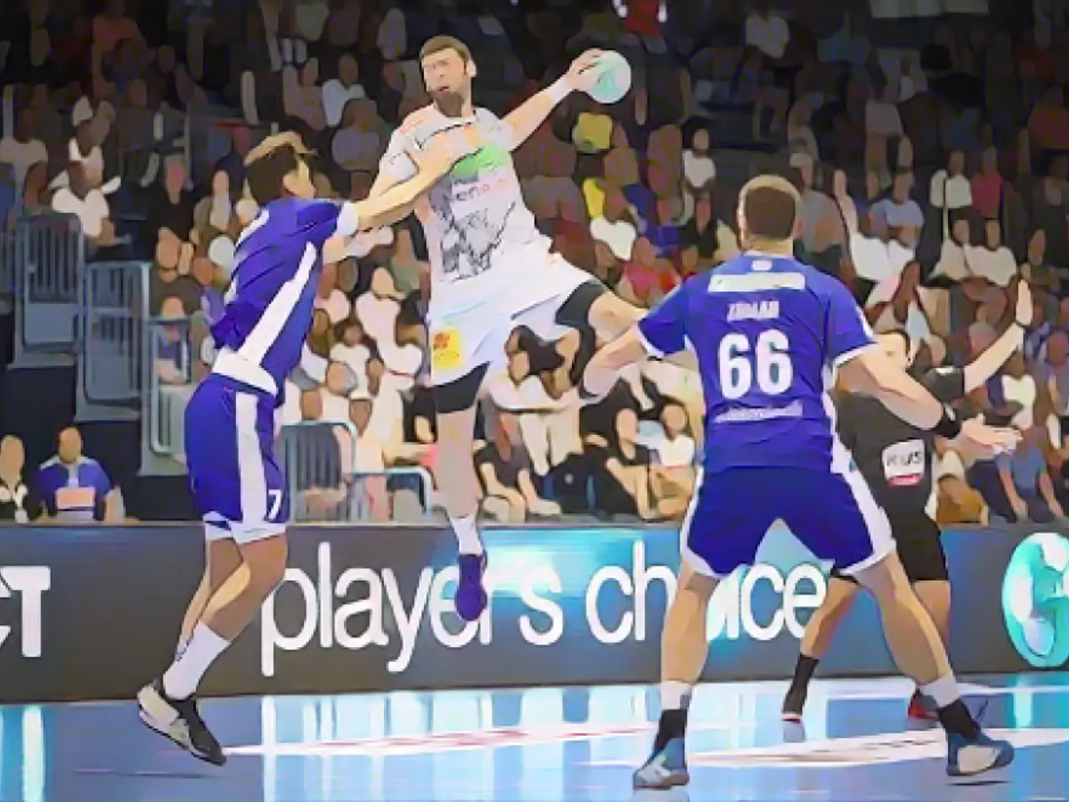 What's going on with Hannover's Vujovic and Bucharest?