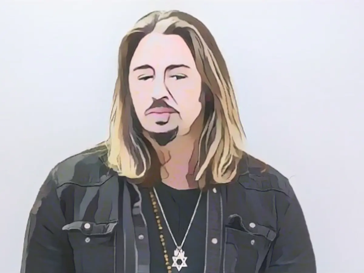 Ex-manager in "shock paralysis" after video