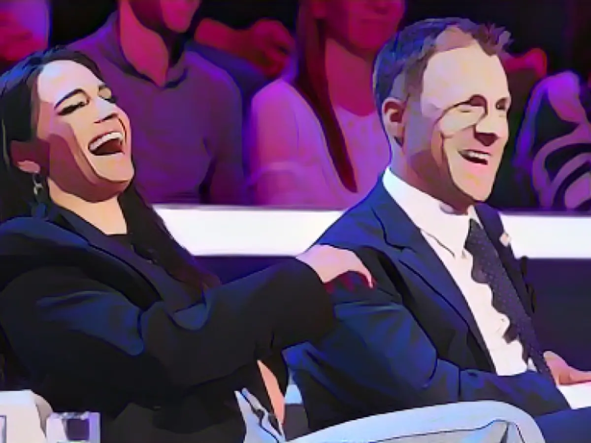 The Pochers suddenly happy on TV!