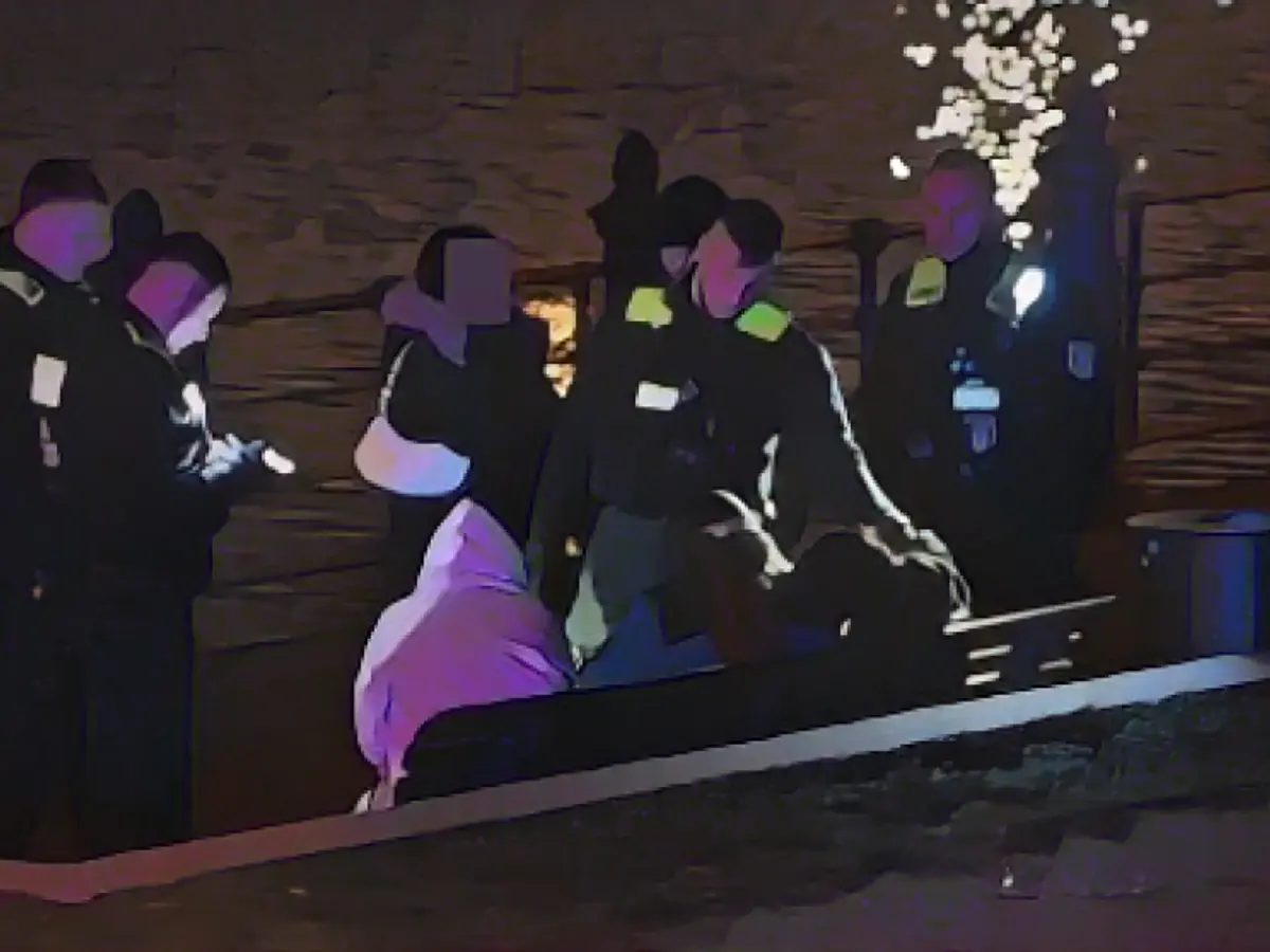 Large-scale operation due to helpless teenager