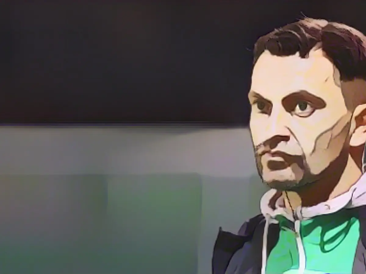 Player apologizes to opponent for his goal