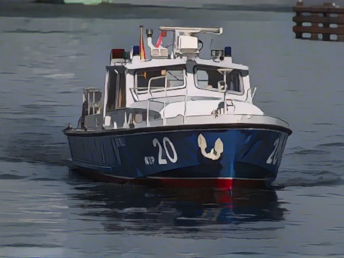 Oil from sunken cutters pollutes Unterwarnow river