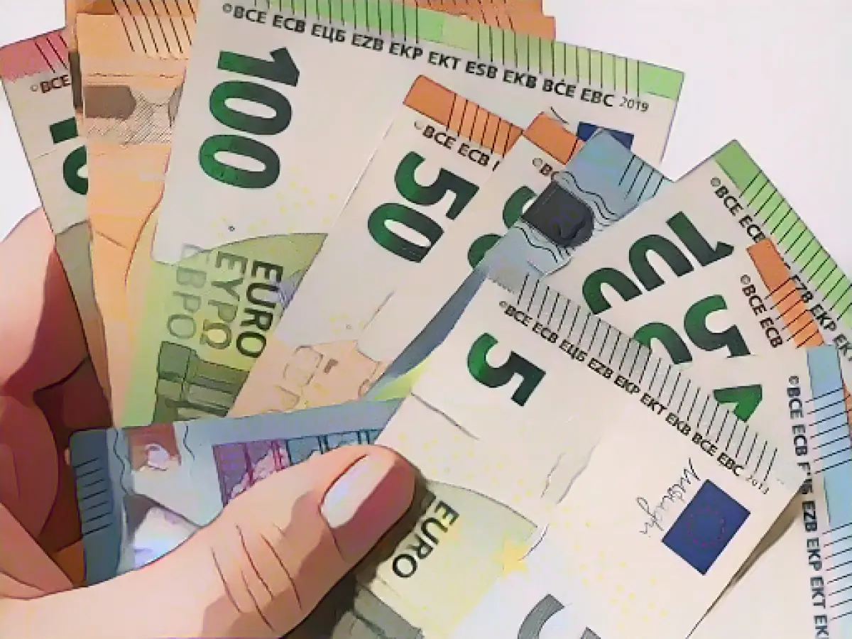 Survey: Worse economic situation for every second person