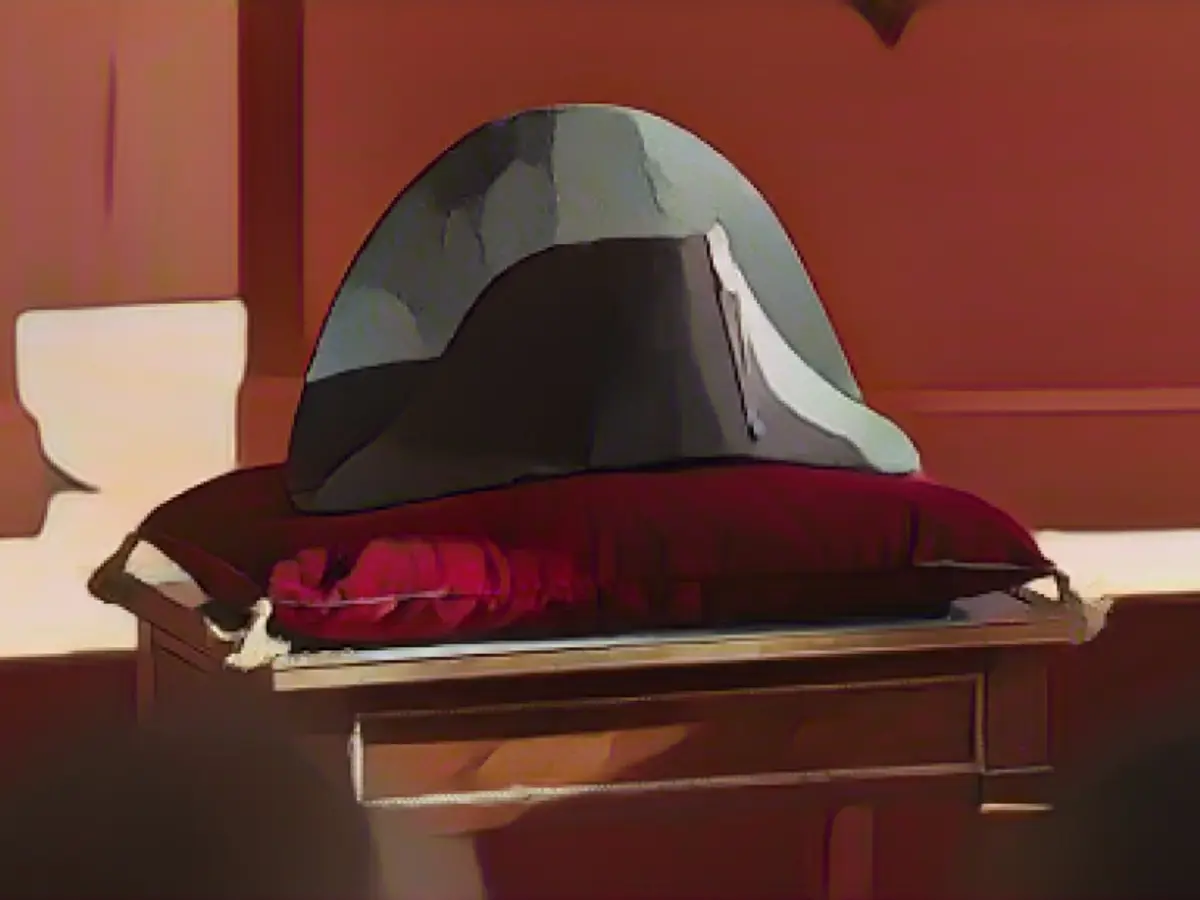 Napoleon hat auctioned for a record sum!