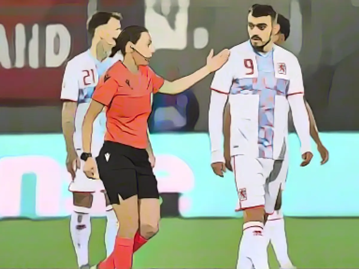 St. Pauli's Sinani sees red