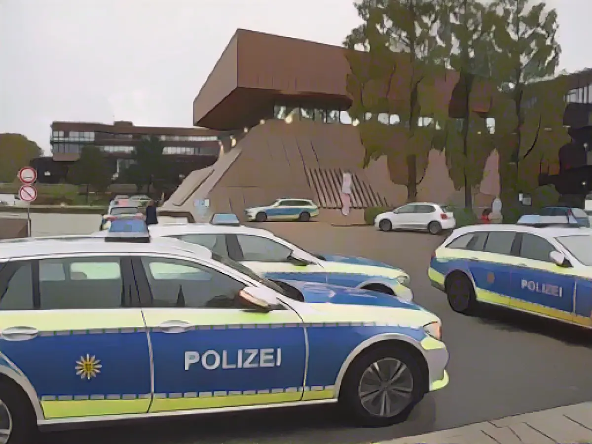 Bomb threats in nine countries: Suspects identified