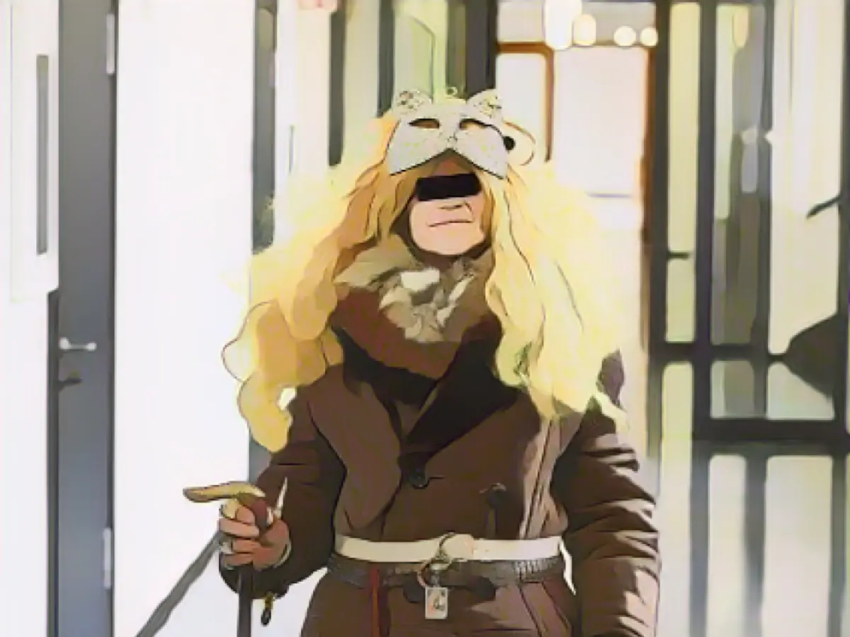 Masked witch kidnapped Mieze Mauzi