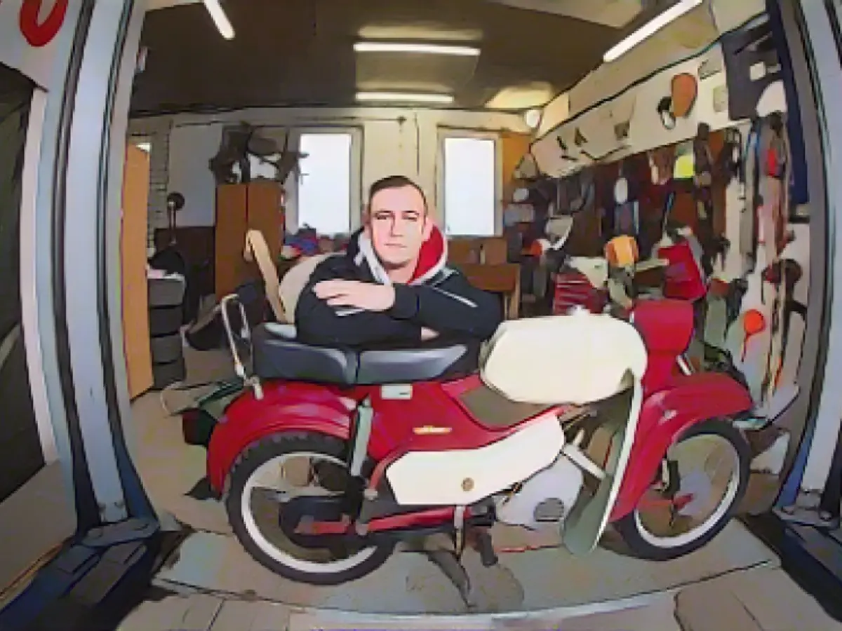 My Simson moped is a super star