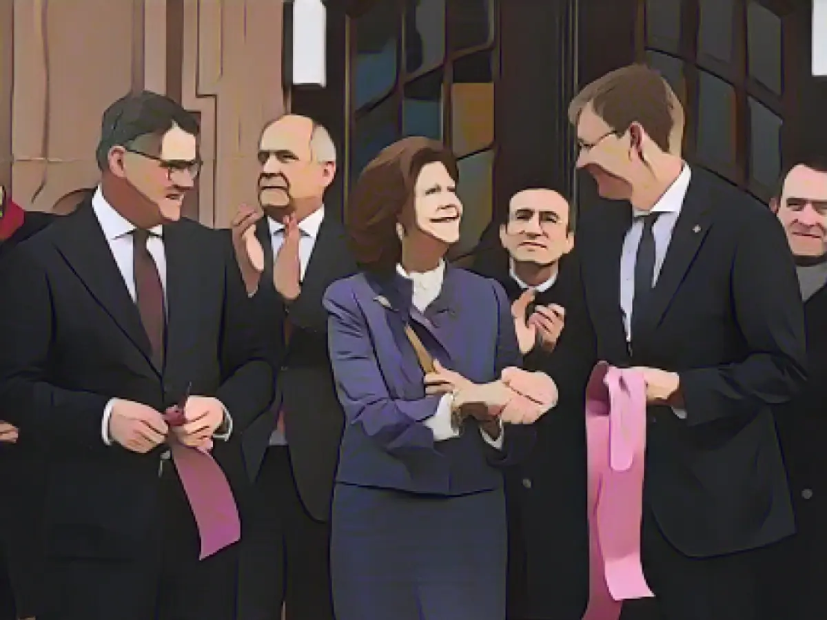 Queen opens shelter for abused children