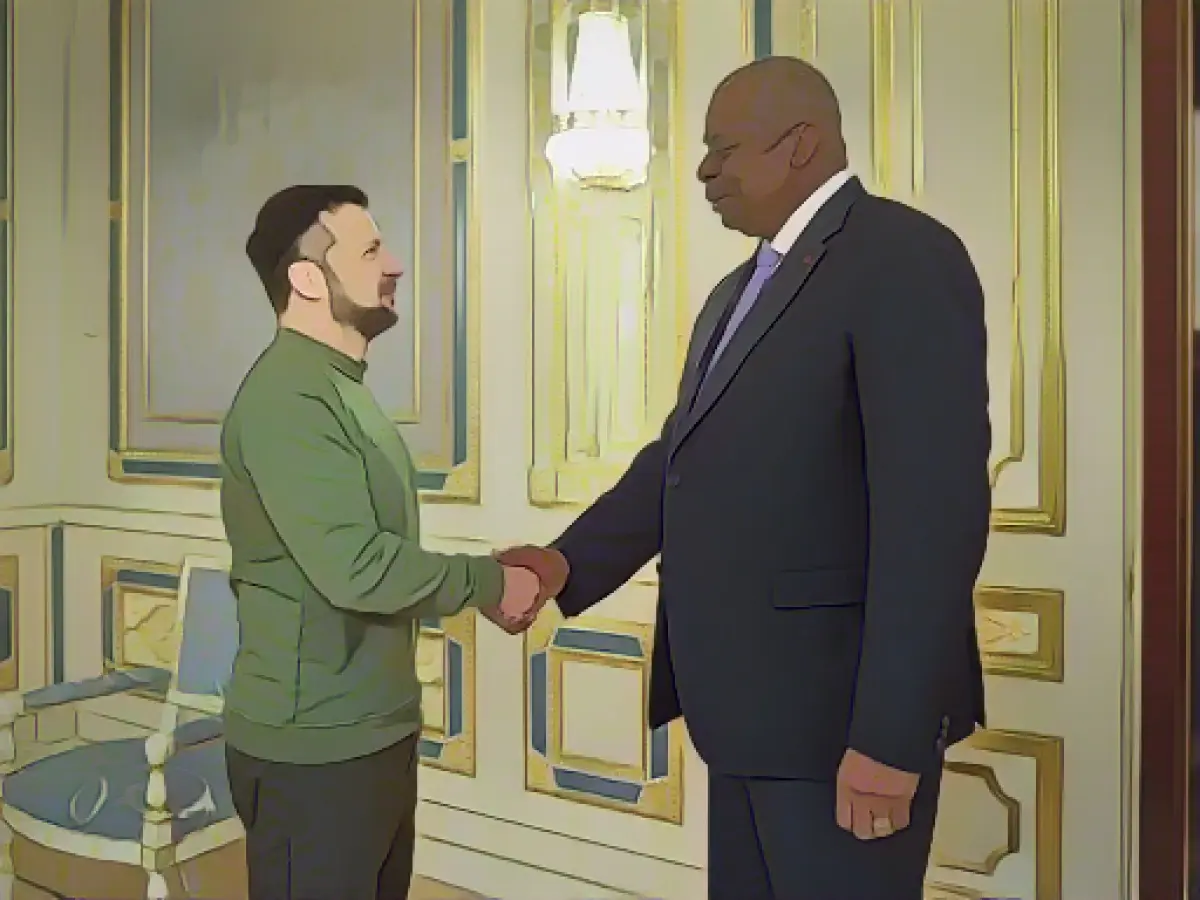 Austin in Kiev - USA pledges long-term aid to Ukraine