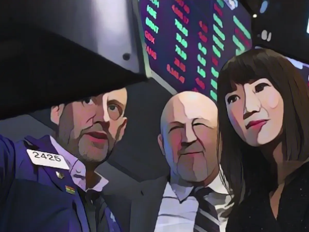 US investors grab tech stocks