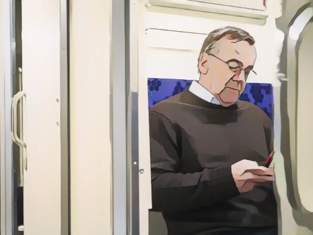 Pistorius arrives in Kiev