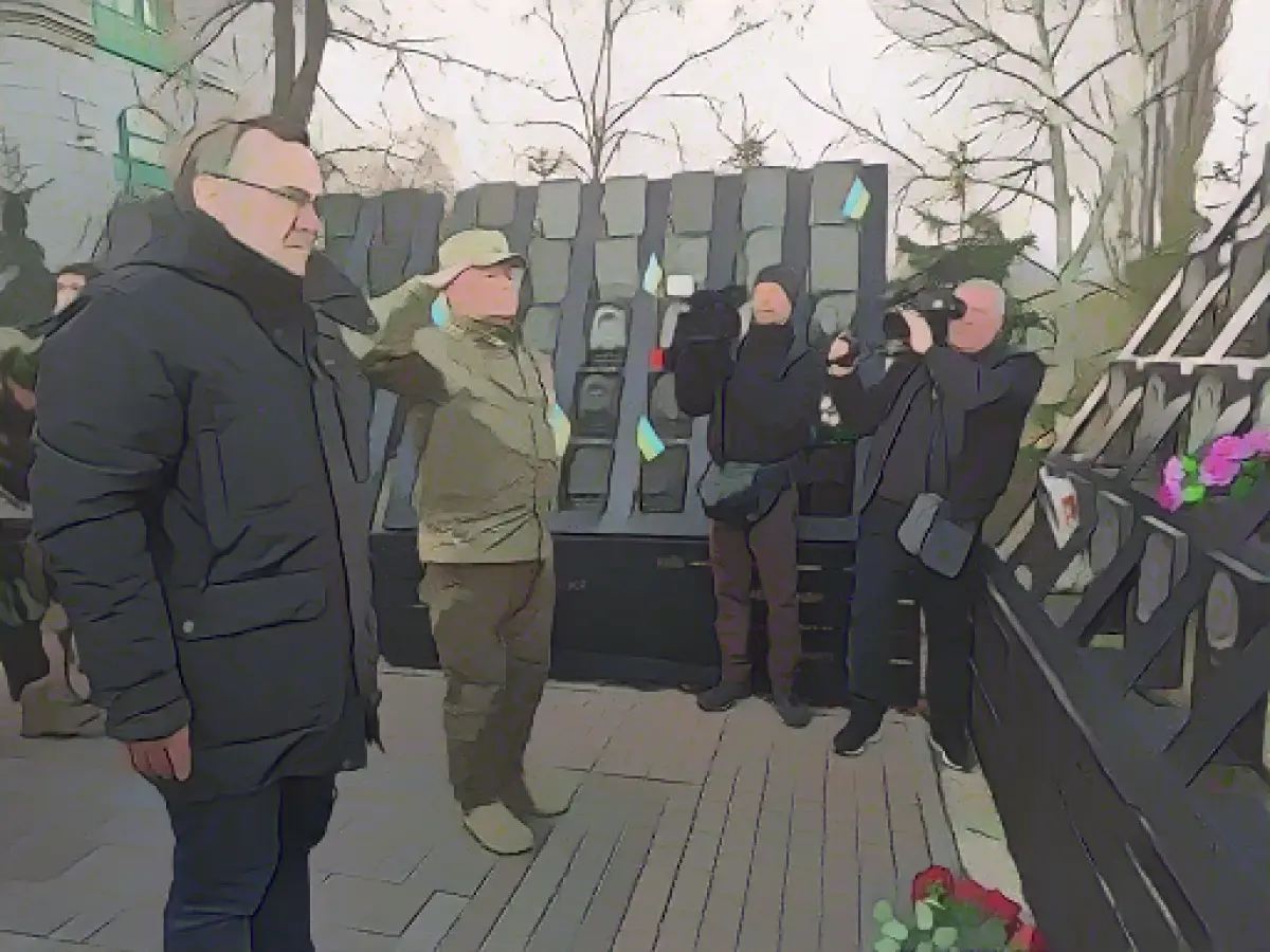 Defense Minister Pistorius back in Kiev