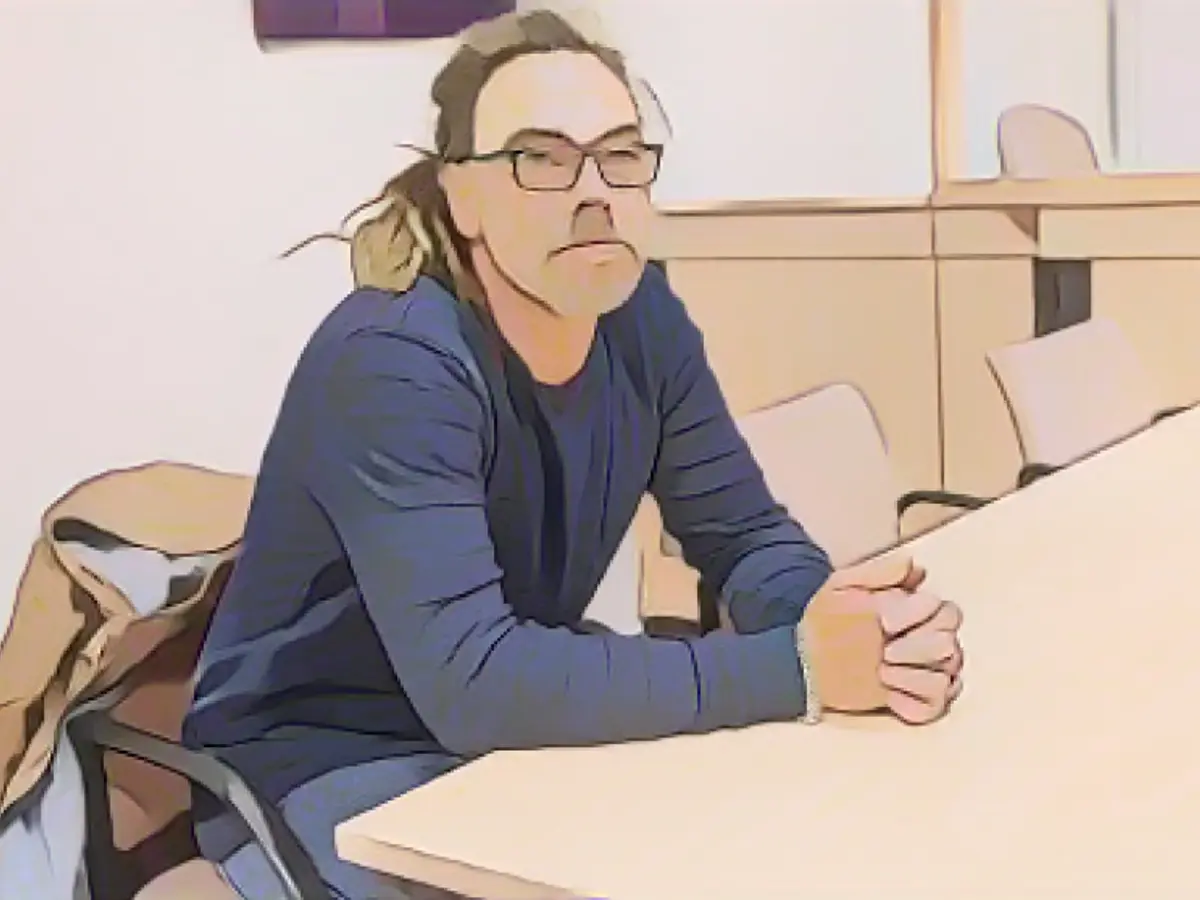 Judge annoyed by parrot spat