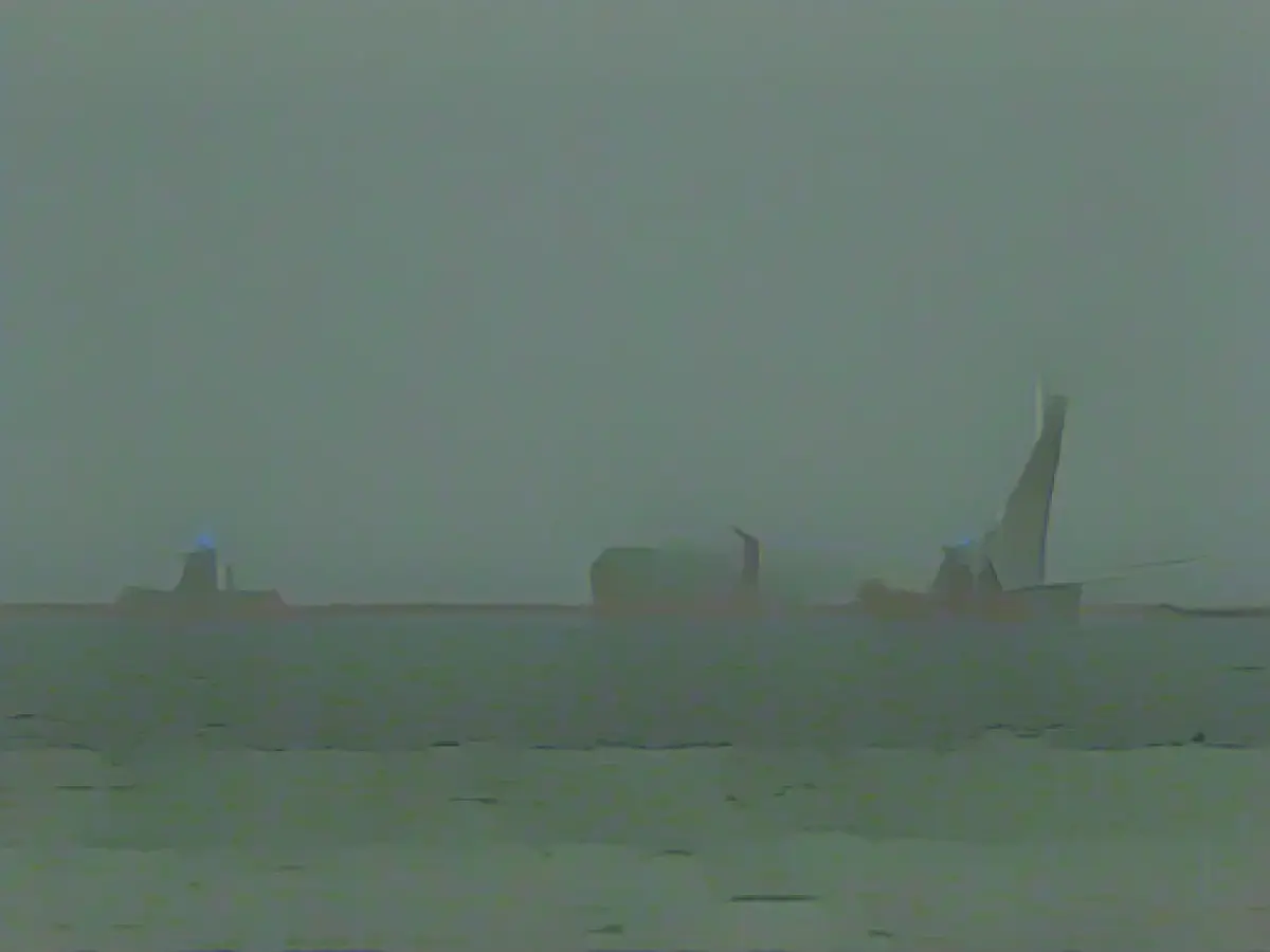 US military plane overshoots runway - crash