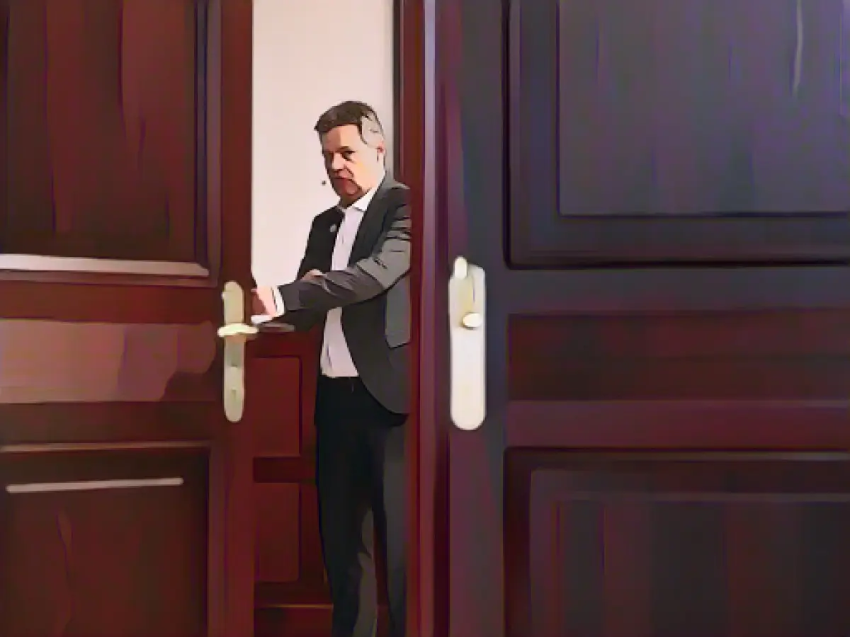 Dispute over opportunities and risks of AI at digital summit