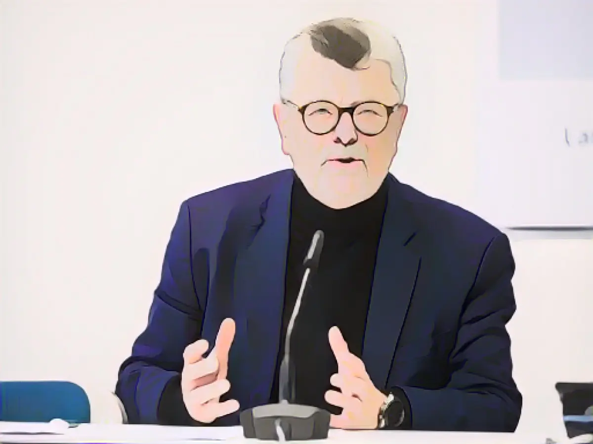 Compassion for Israel: Wegner sees "empathy deficit"