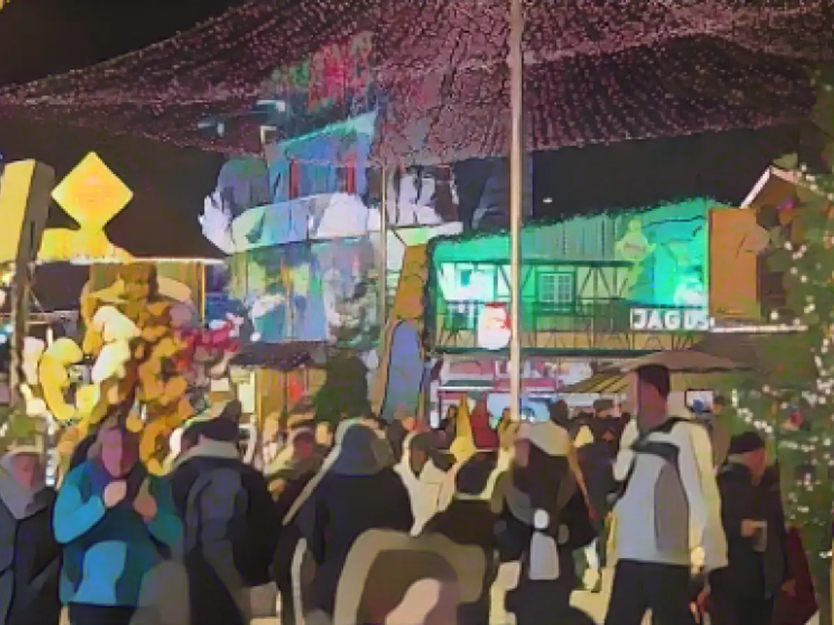 Showmen storm Berlin district town hall