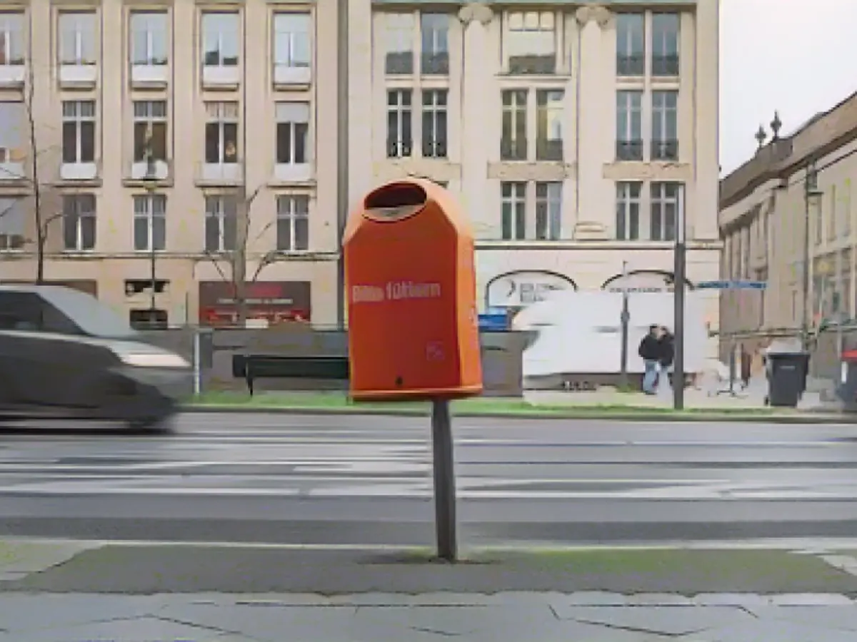 District authority plants garbage cans instead of lime trees