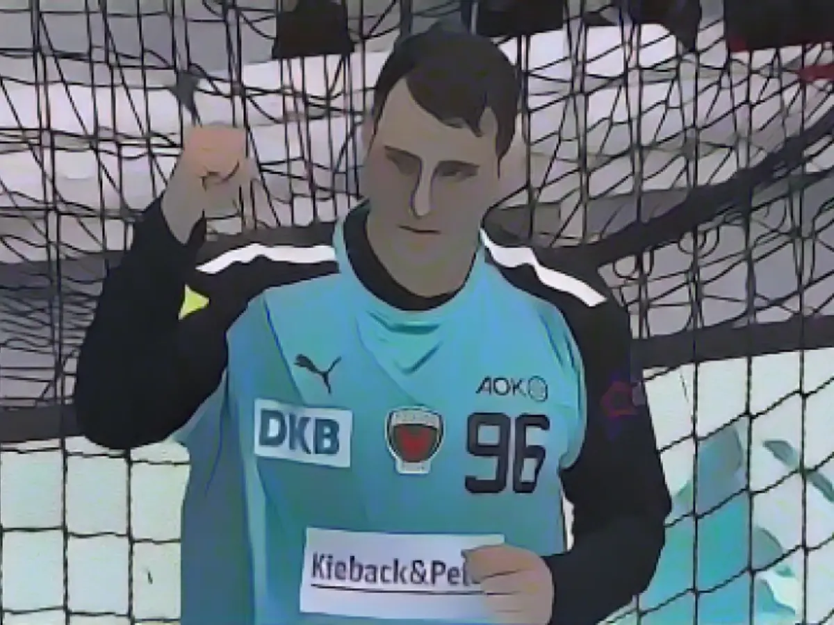 23 saves! Foxes keeper shines against Bucharest