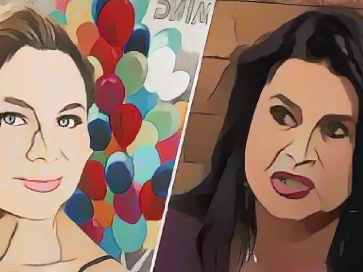 Yvonne Woelke shoots against Iris Klein